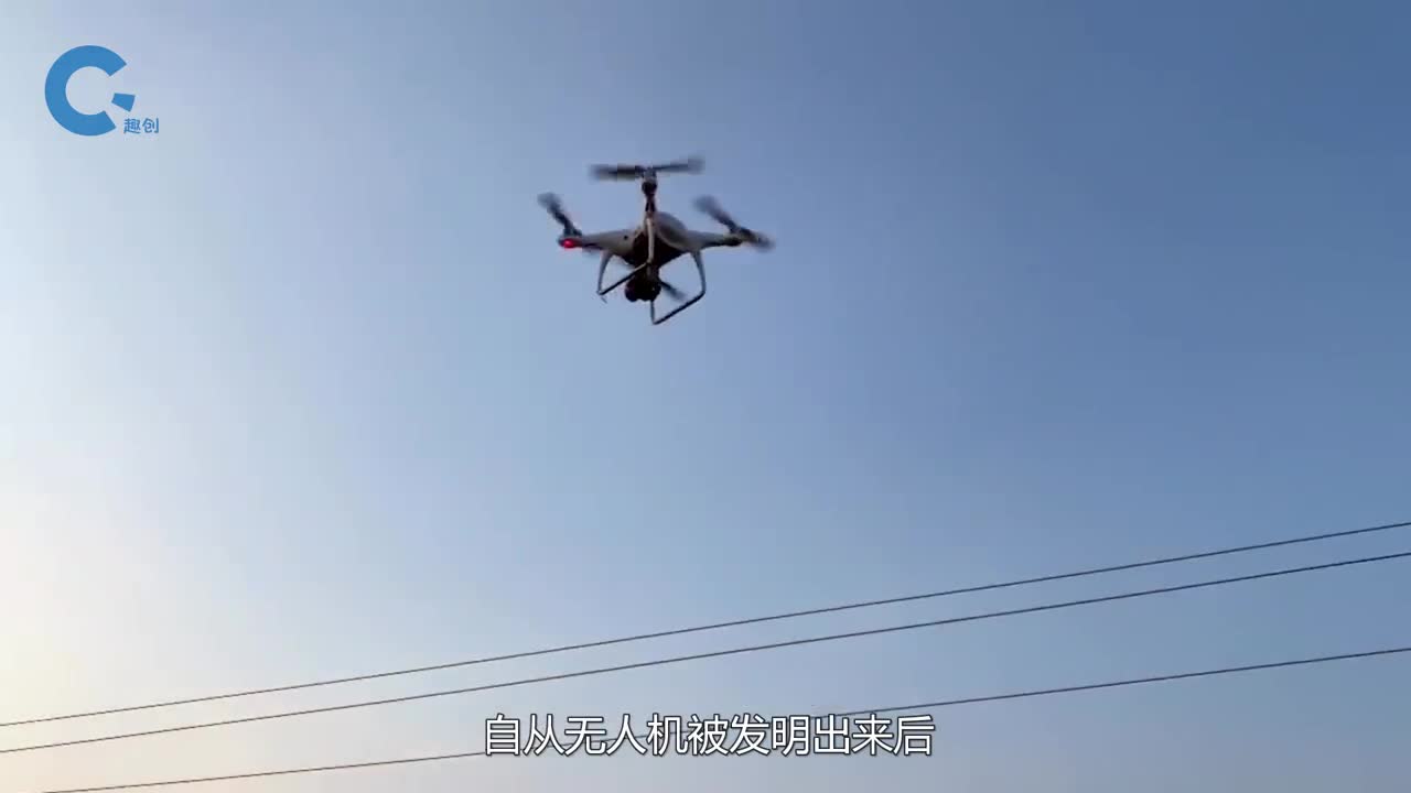 将猫咪绑在无人机上设计师竟是为了纪念猫咪