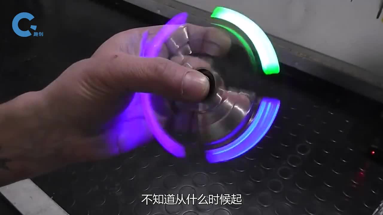 用胶水洗衣粉打造指尖陀螺效果有多出色转动瞬间太炫酷