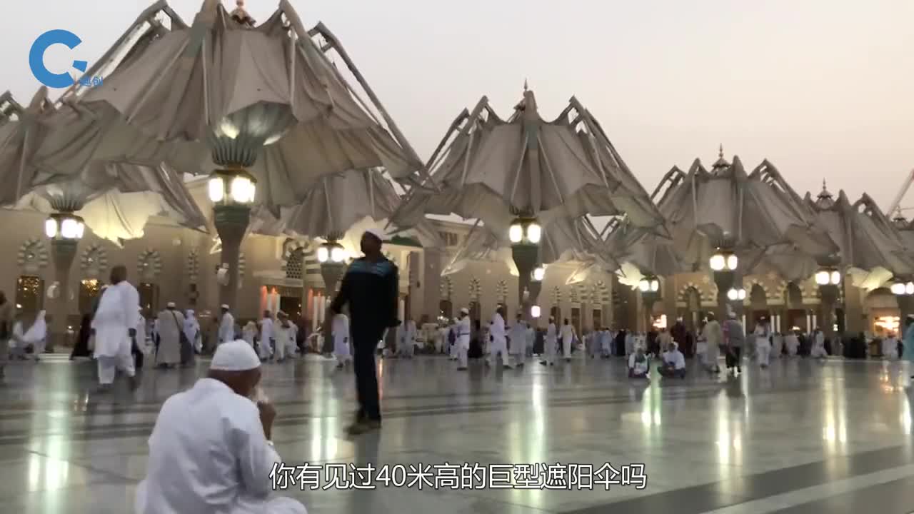 沙特40米高巨型遮阳伞撑开后堪比半个足球场还可以释放冷气