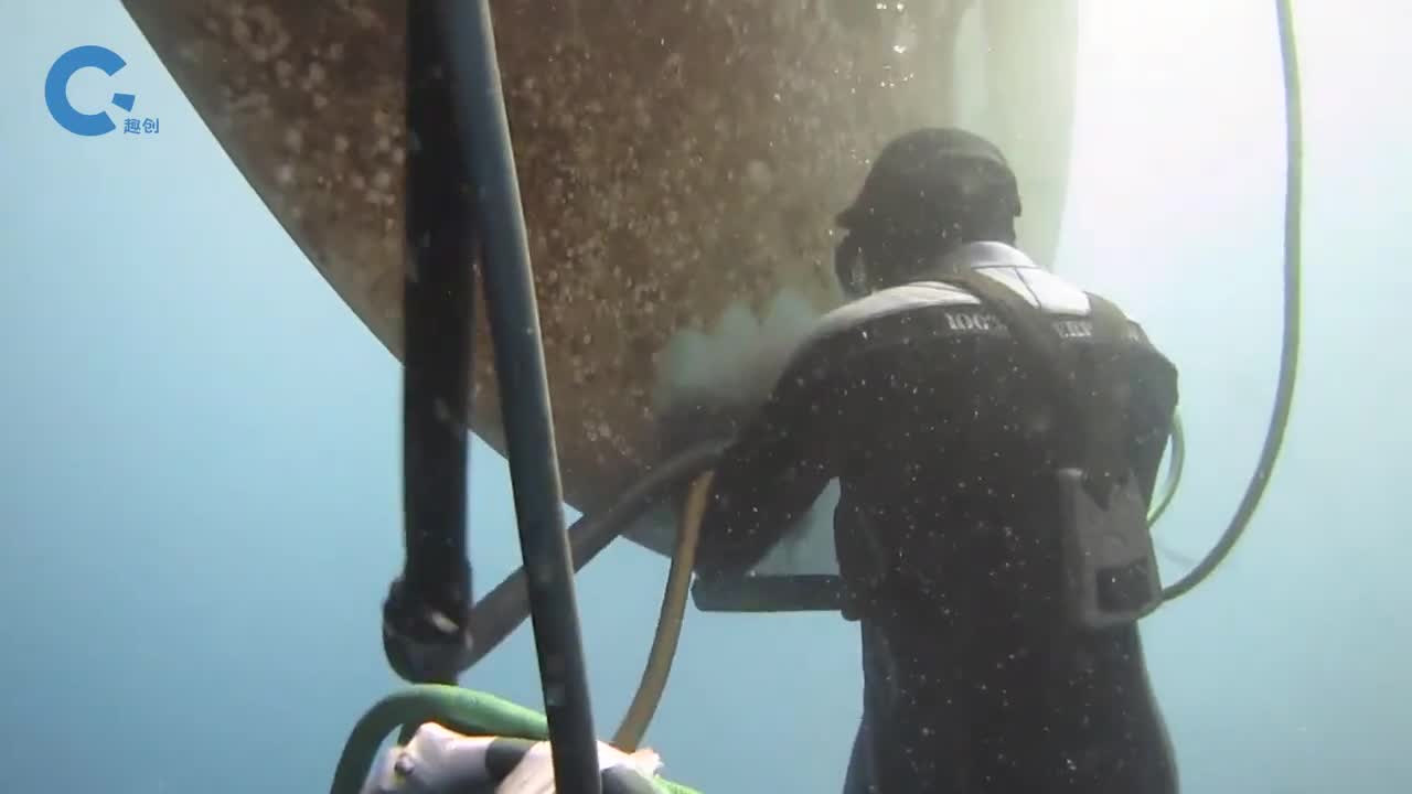 巨轮螺旋桨是如何在水下保养的这可是个技术活