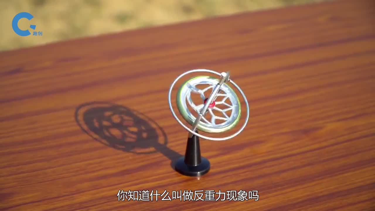 神奇的反重力现象30斤杠铃竟能被单手轻松举起你知道原理吗