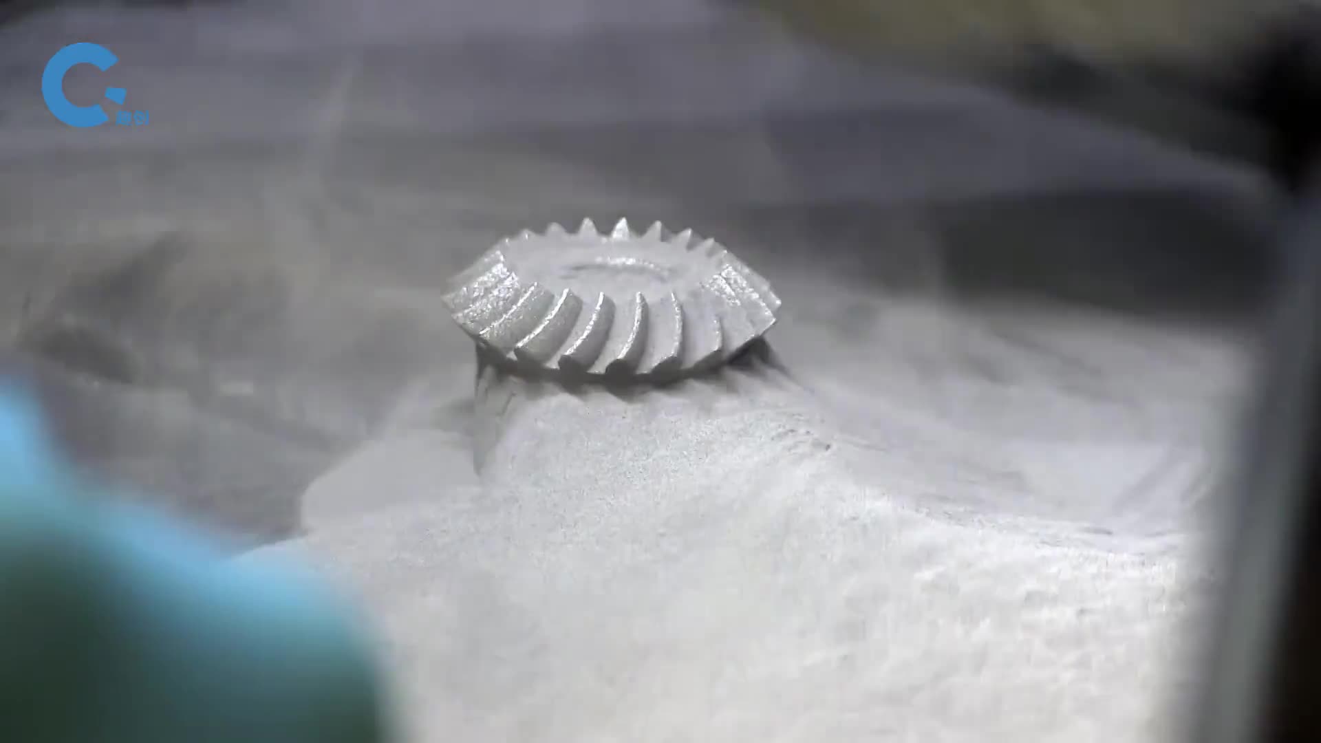 用金属粉末就能压出齿轮硬度超高