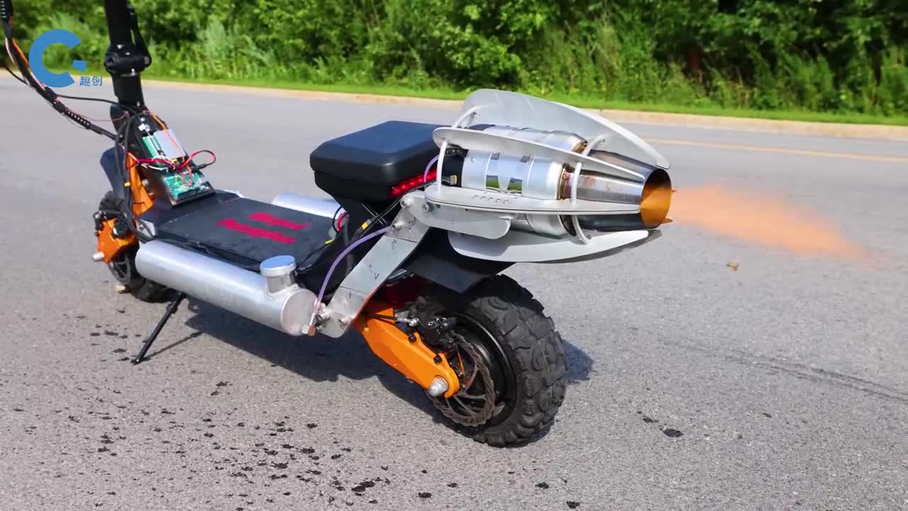 把喷气发动机安装到电动车上最大时速可达70公里