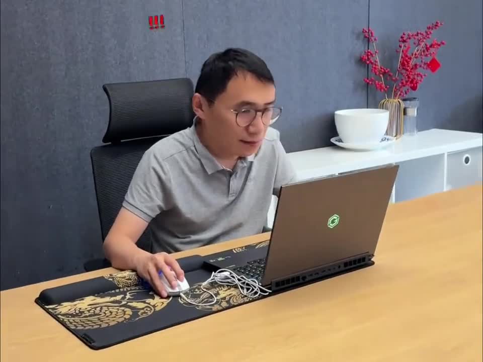 王腾上班玩黑神话悟空被逮到了