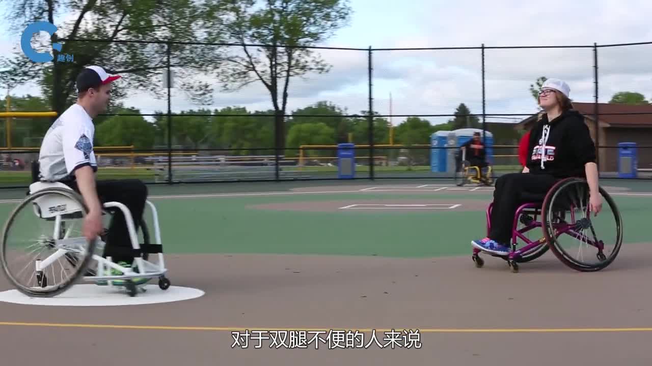 可以让双腿残疾的人实现行走神奇的机械外骨骼和轮椅说拜拜