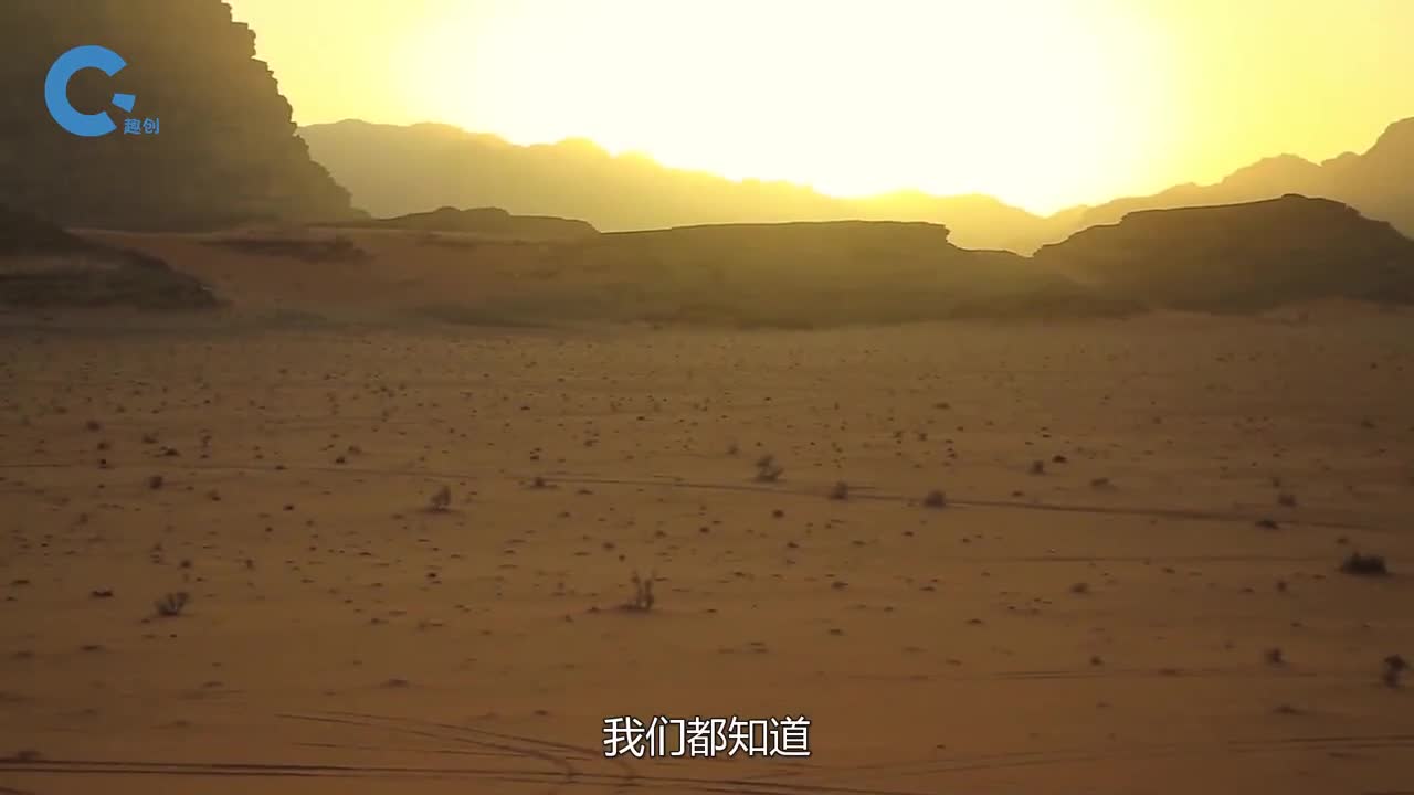 神奇的沙漠取水装置插在地里就可以正常运行一天能取37升净水