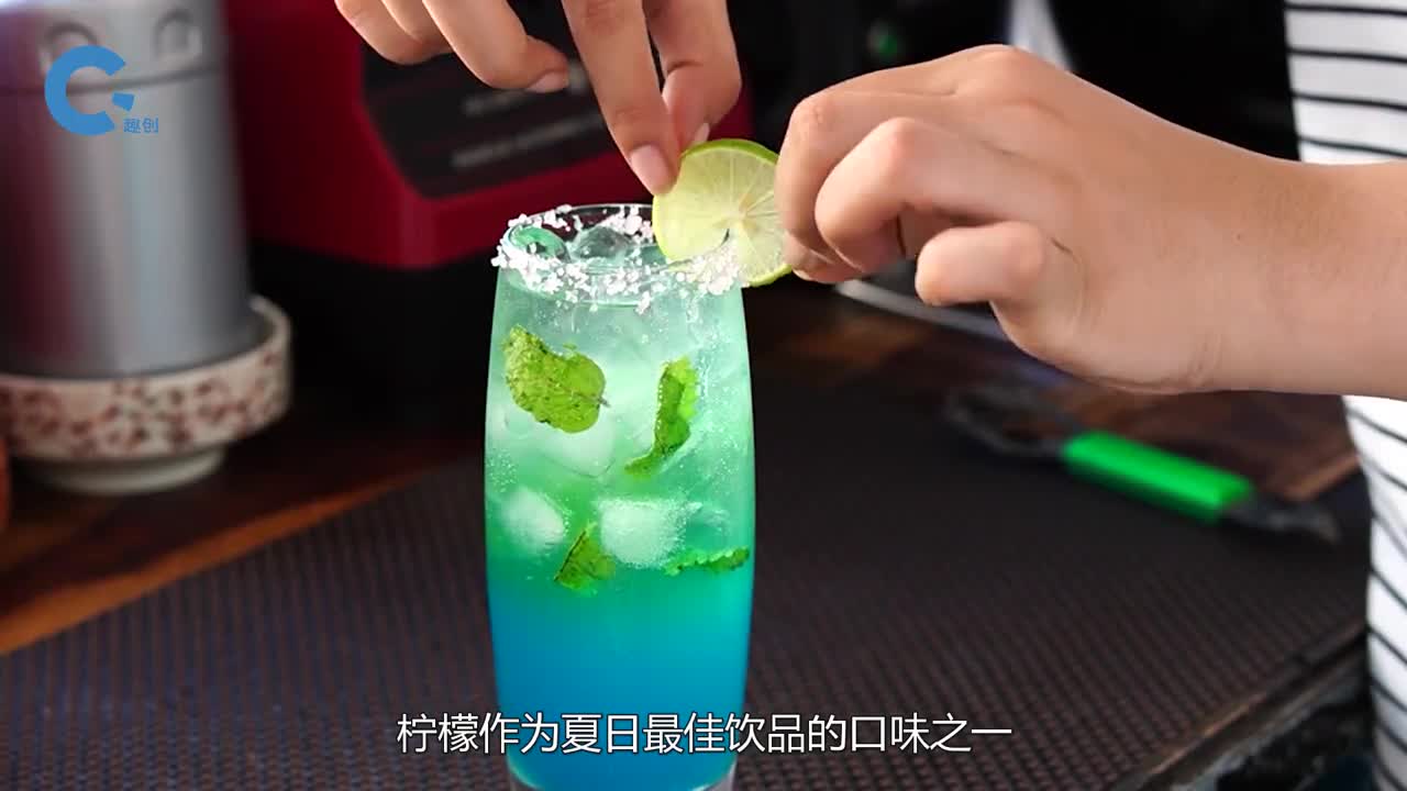 柠檬到底有多酸老外作死将柠檬汁滴在眼睛里结果瞬间后悔