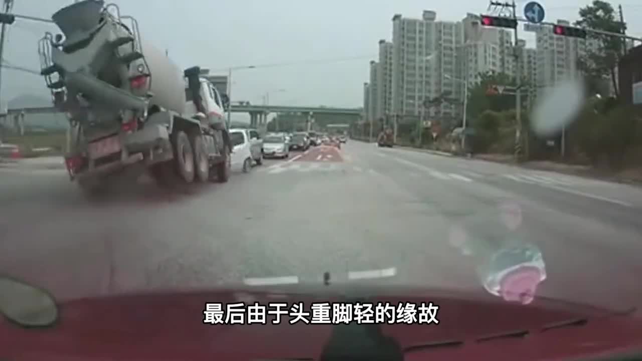 为什么说出车祸后只要鞋子被撞掉了人存活的几率就很低