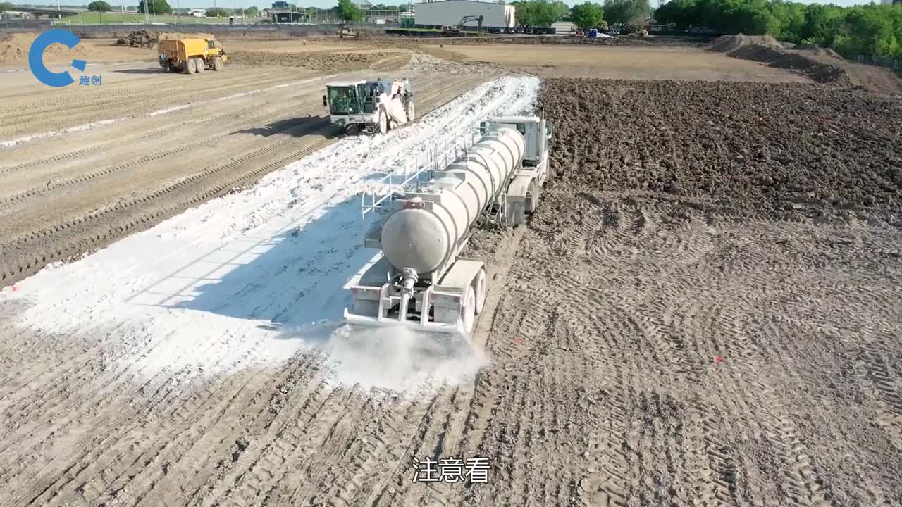 国外发明治理土壤新方法把大量液体石灰倒进农田