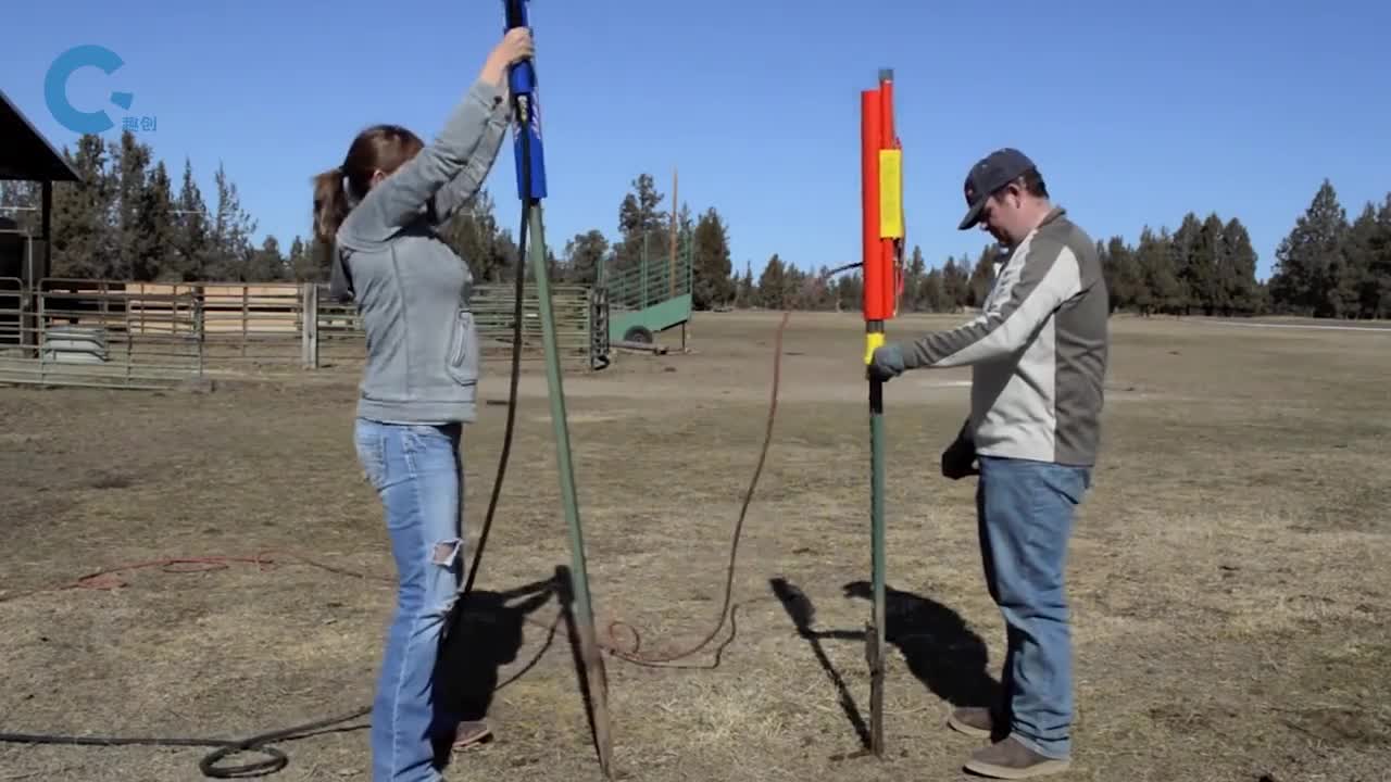 神奇的气动打桩机轻松把桩子打入地下
