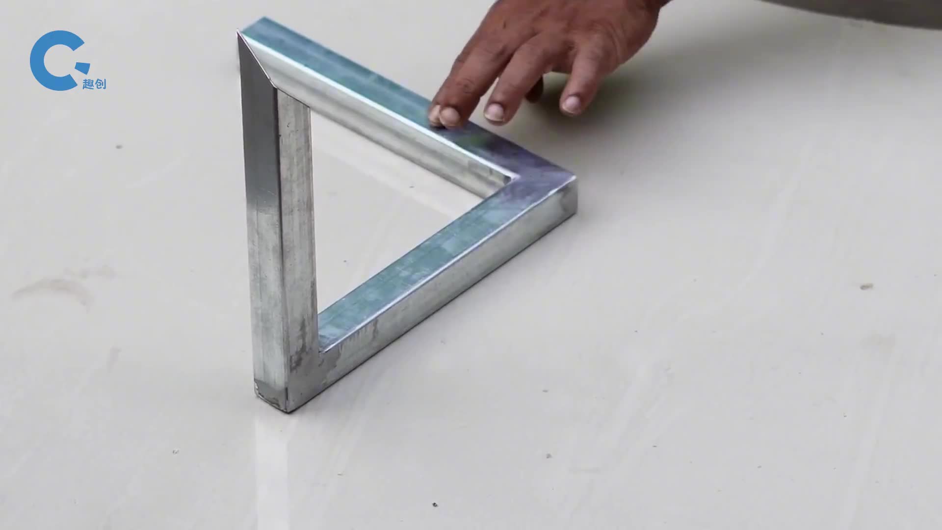 神奇的彭罗斯三角看的越久越分不清是平面还是3D