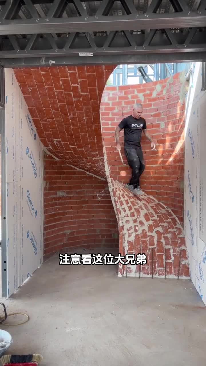 西班牙无支撑的楼梯是怎么固定住的