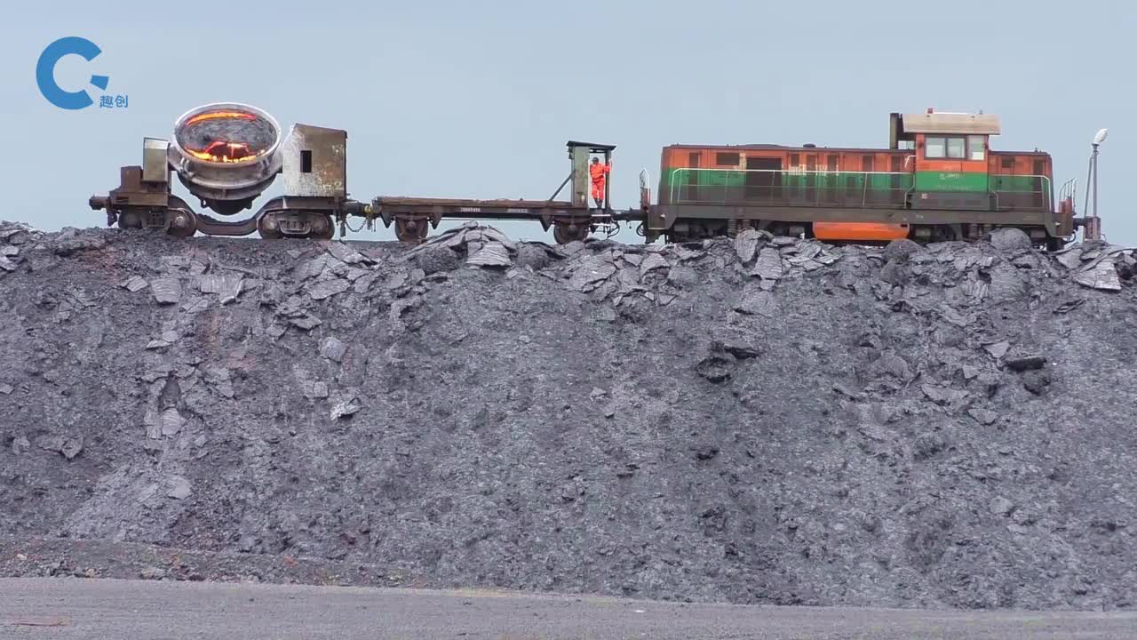 钢厂倾倒1300度高温废渣美好瞬间的背后伴随着危险