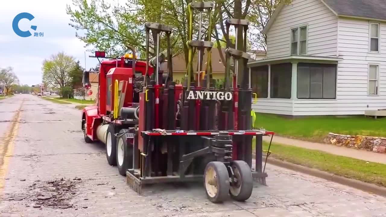 六把大锤轮番锤击地面一小时能砸7200次