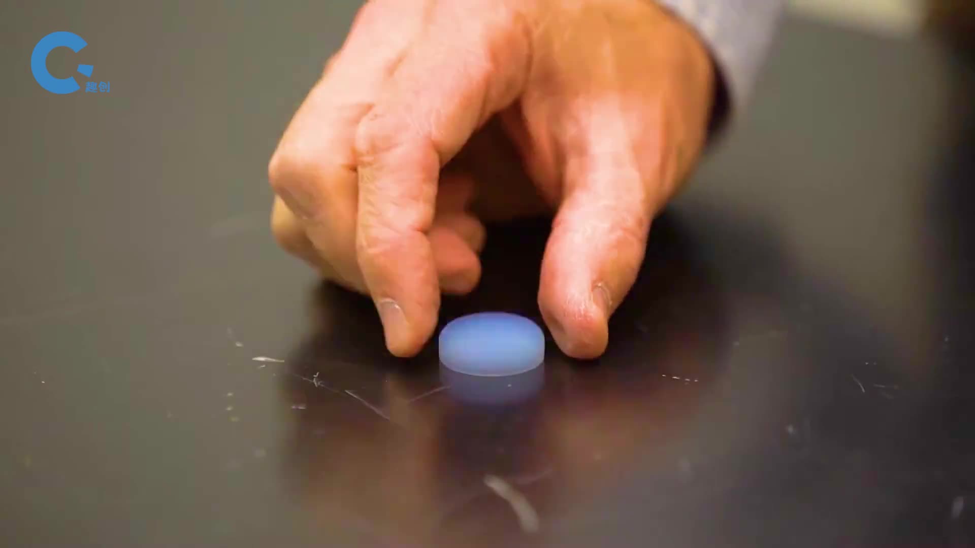 神奇的气凝胶能阻挡1500度高温998的成分是空气