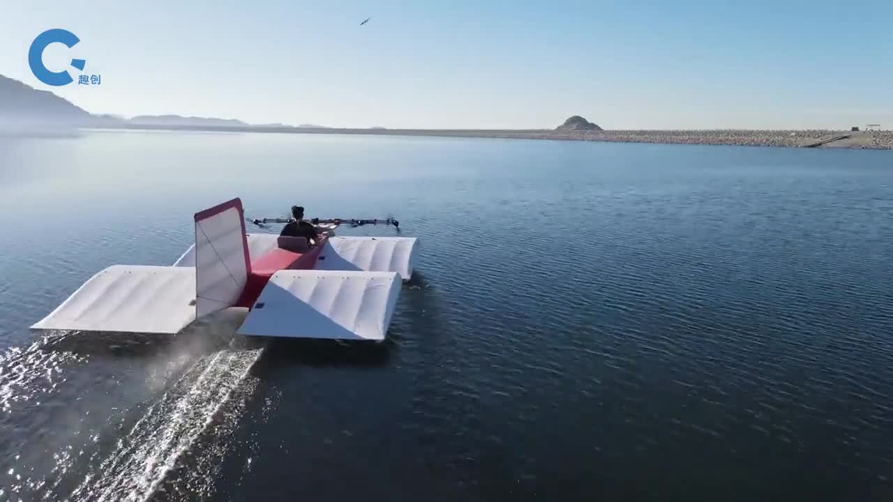 国外牛人制作简易版地效翼船可以离开水面飞行