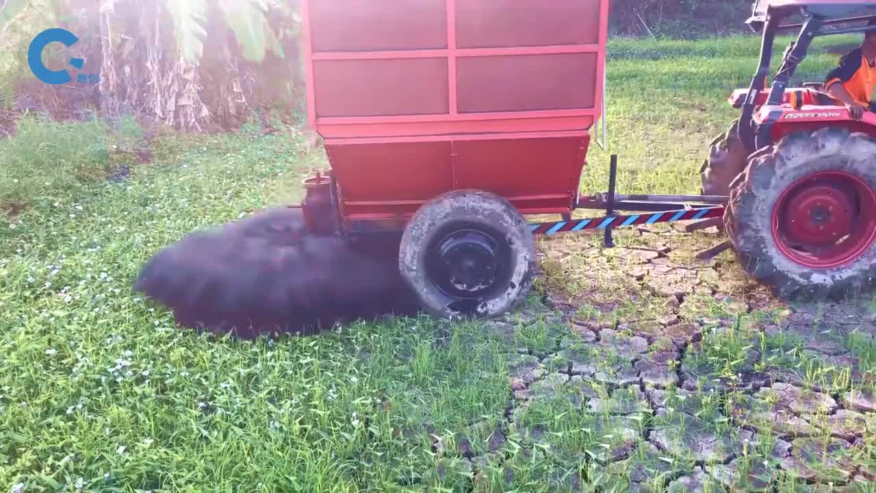 种地前把黑色灰尘播撒进地里就能调解土壤酸碱性