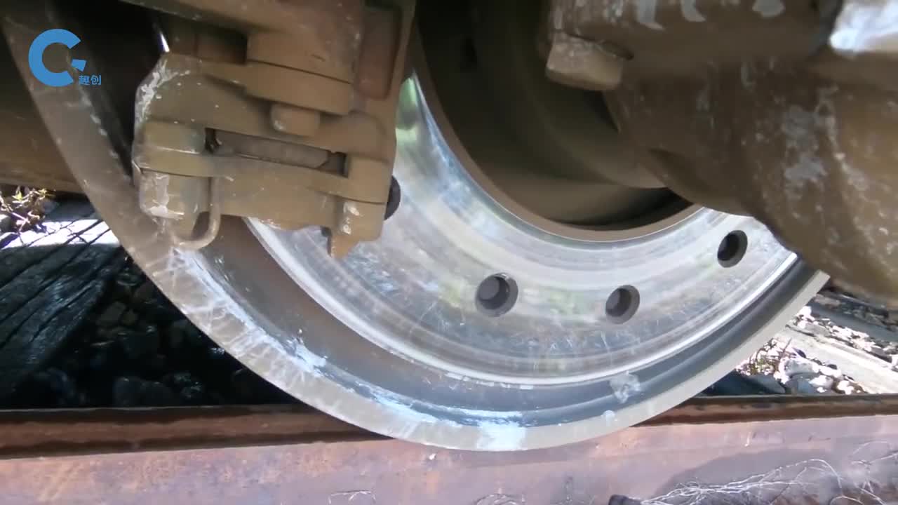 火车轮子打滑怎么办往轨道上喷砂子就能解决