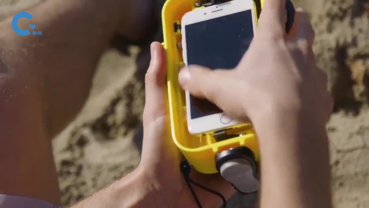 国外发明防水手机壳让手机秒变水下摄像机