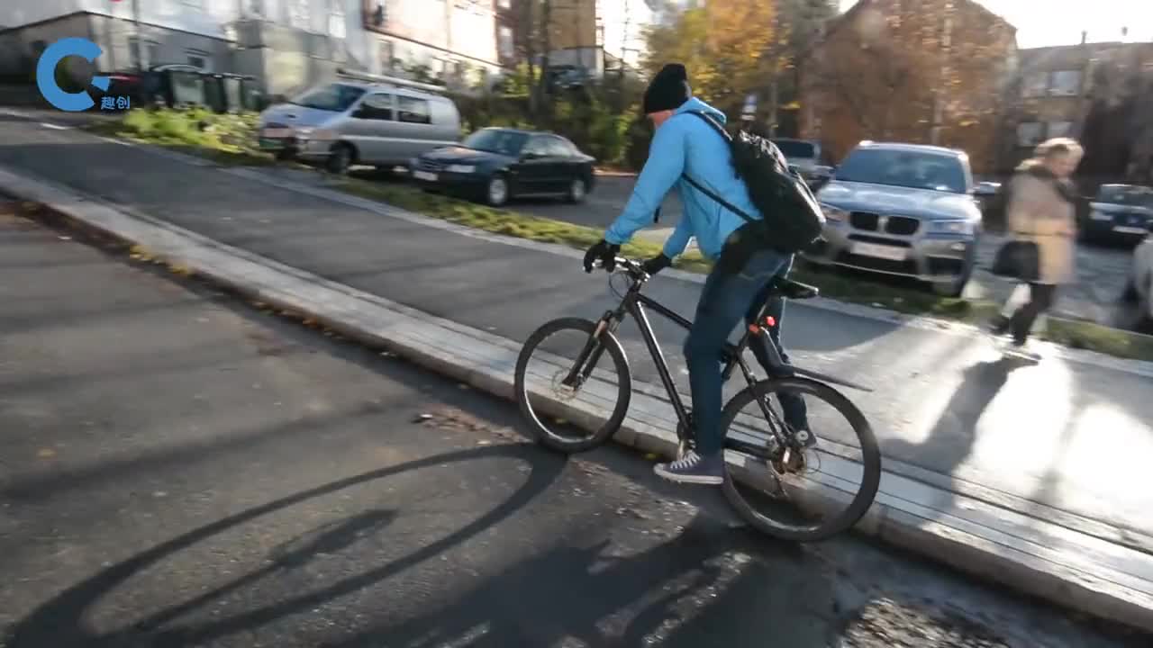 挪威人发明专属自行车电梯让爬坡不再费力