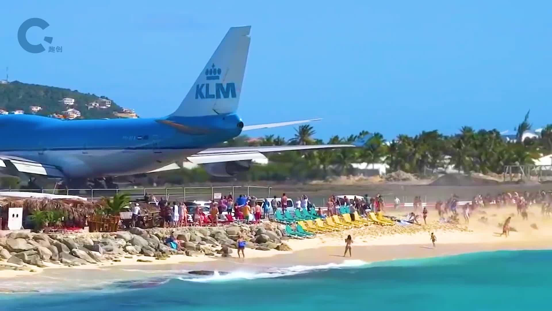 在飞机屁股后面竖起一堵墙减少气流产生的影响