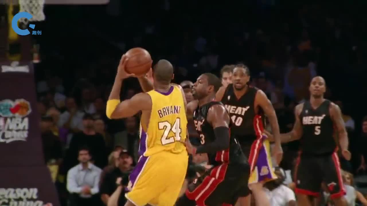 日本发明19米投篮机器人命中率几乎100投篮姿势非常专业