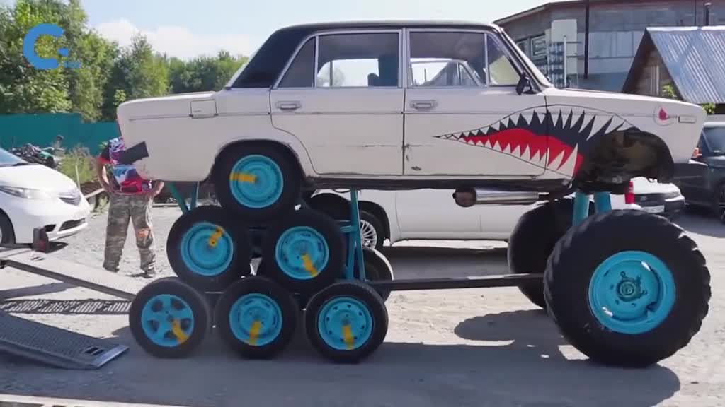 把六个轮胎叠成三角形轮胎还能正常行驶吗