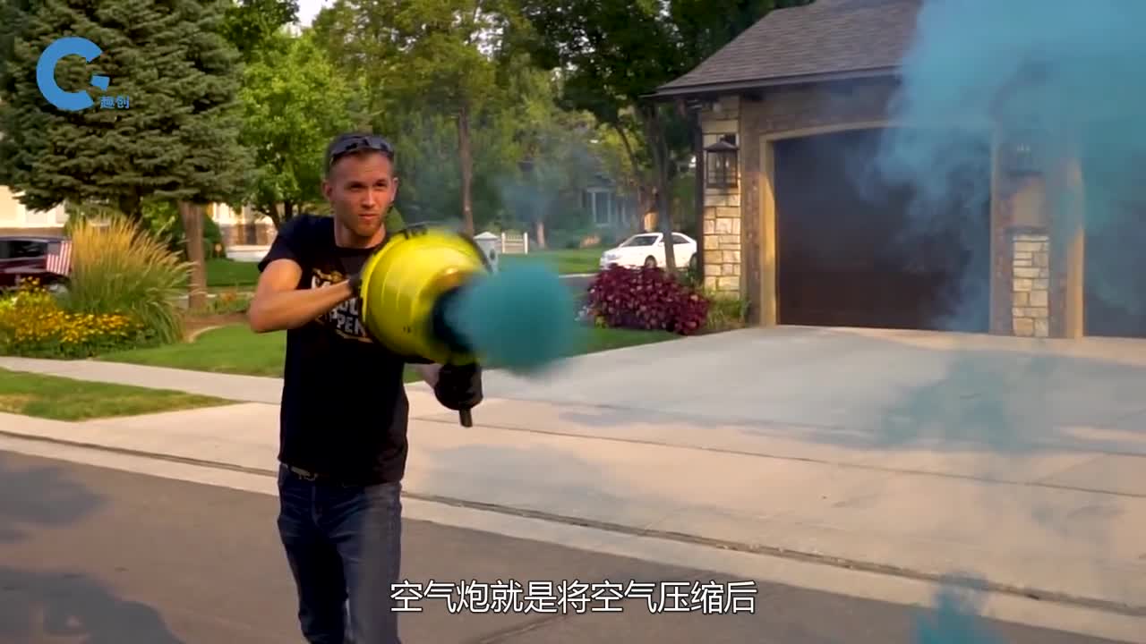 压缩空气制成的大炮威力有多强劲看看砖块的下场就明白了