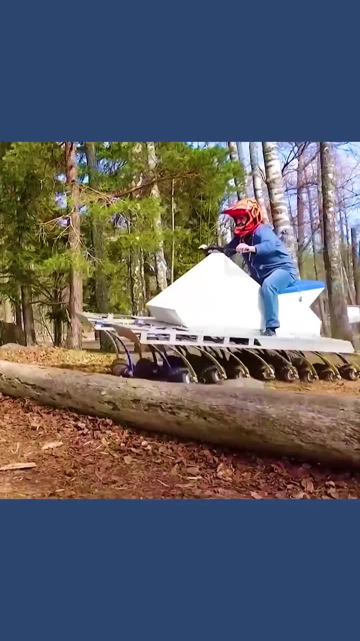 长的像千足虫一样的车底部有18个轮子