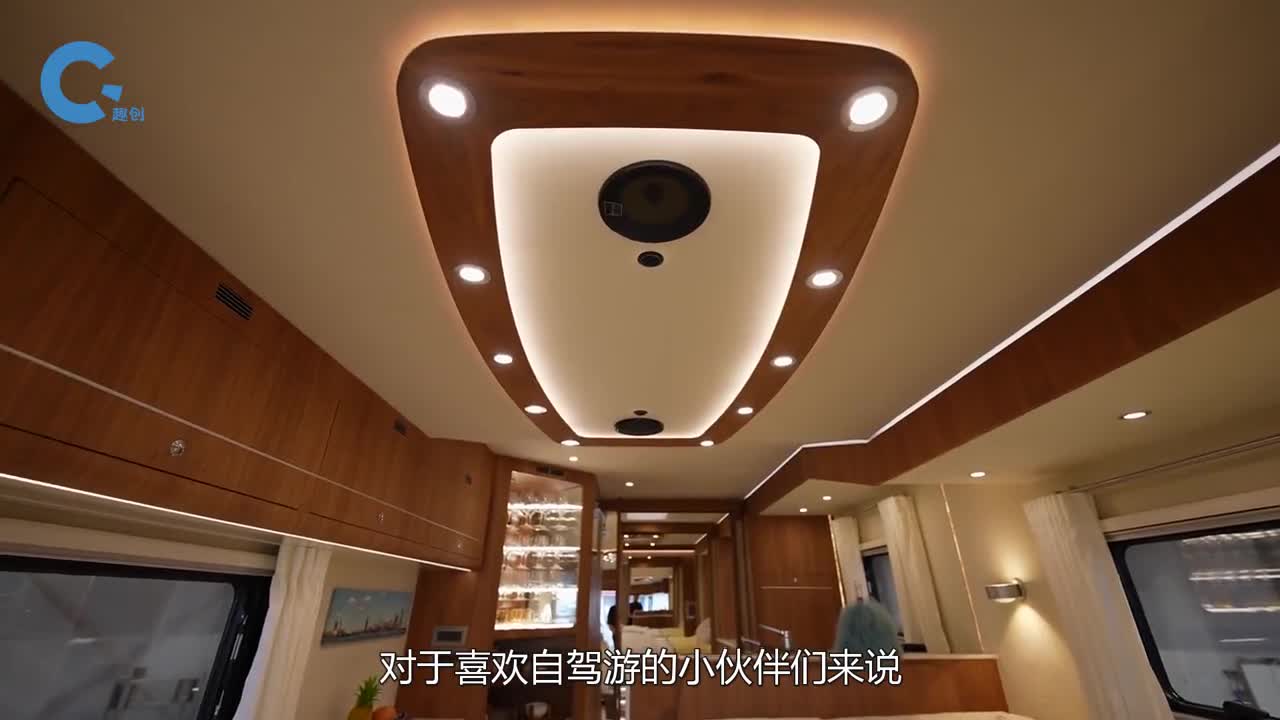 能让汽车拉着走的小房子内部设施应有尽有环游世界不是梦