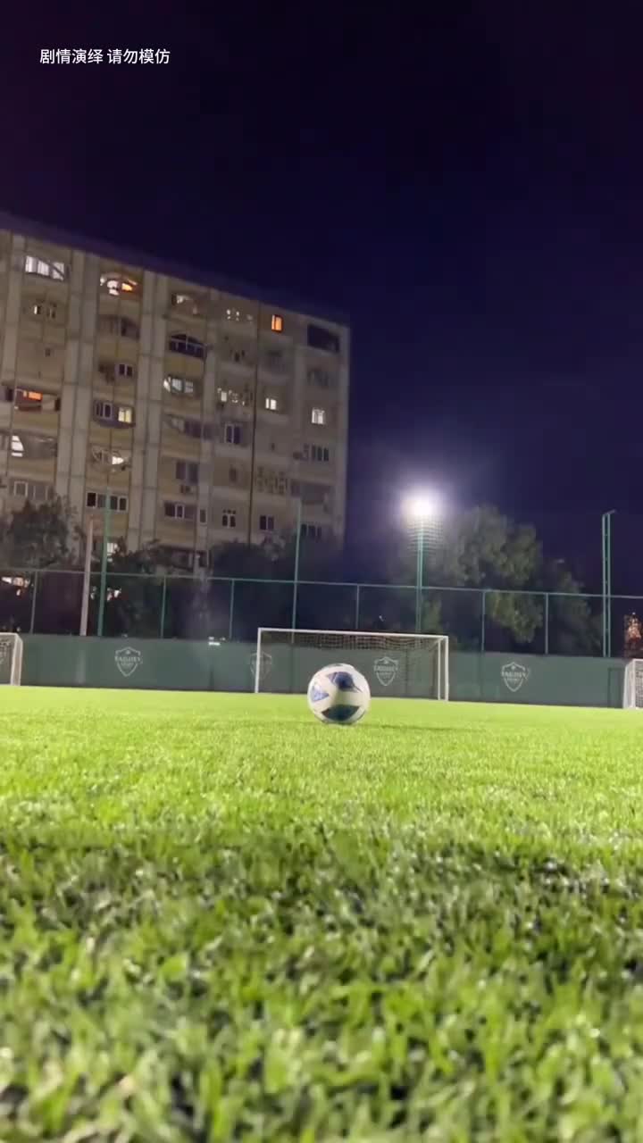 敬请期待11月份的vivox200vivo200预计十月发布据悉该机搭载了天现9400处理器采用了更先进的3nm工艺制程还有20GB1TB大储存空间5600mAh大电池续航能力杠杠d这次惊艳之处还有65英寸直屏设计马达全系预测为瑞声9595扬声器和X100一样直角边框全系标配IP6869总之这次的vivox200真的是令人期待你心动了吗