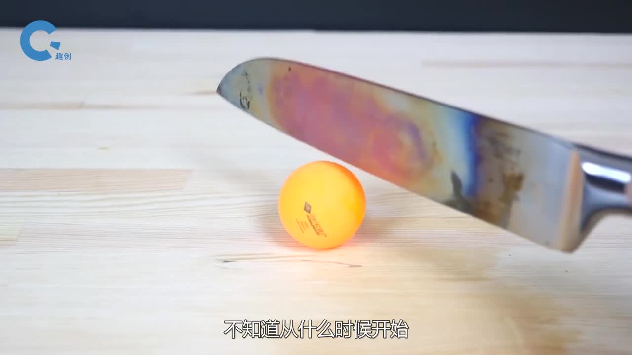 用1000度高温钢刀切割液体玻璃会发生什么就跟切豆腐一样