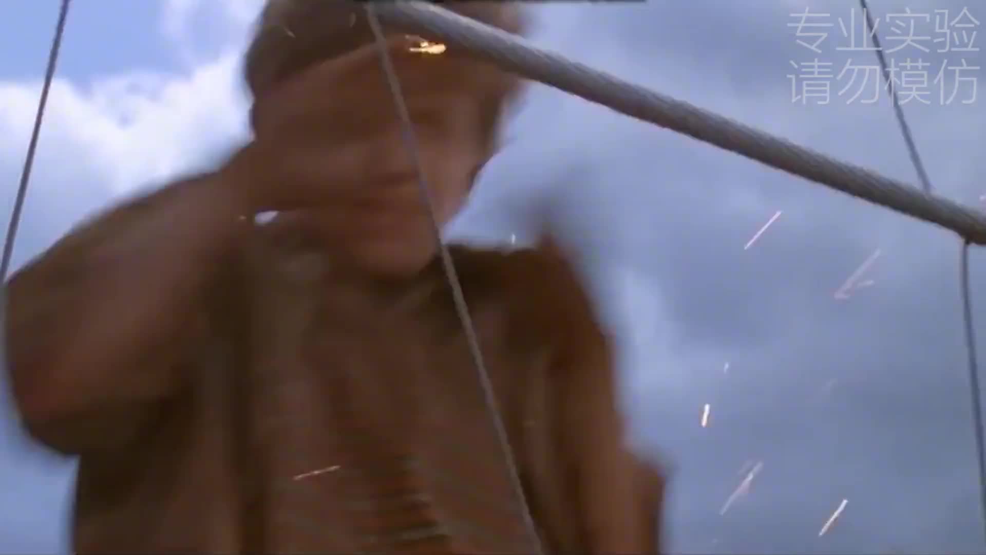 能让人触电身亡的到底是电流还是电压