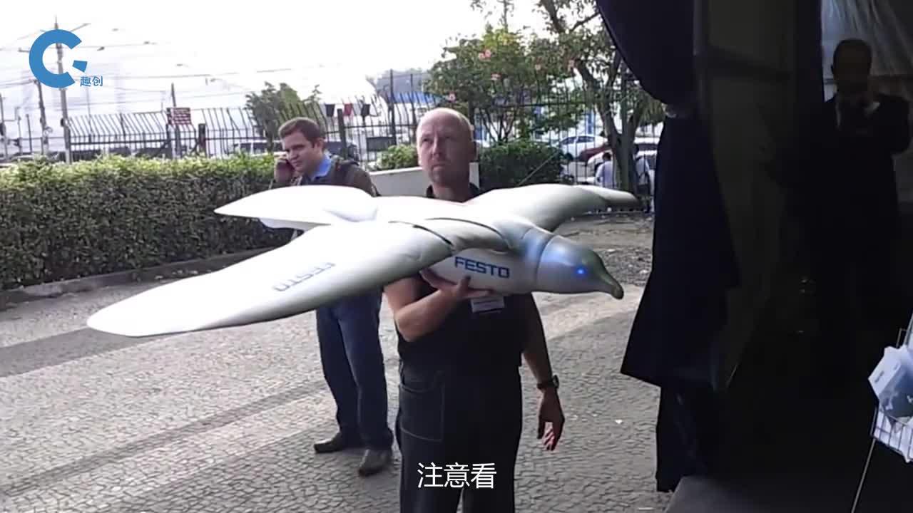 国外发明机械海鸥飞行器扇动翅膀就能飞在天上