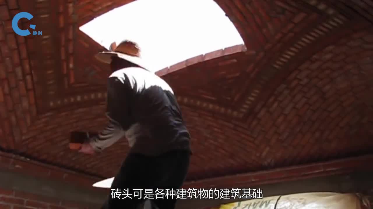 自动铺路怪兽8小时就能吐出一条马路