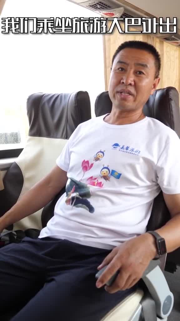 安全带生命带大巴司机教你乘大巴旅游外出如何应对紧急情况