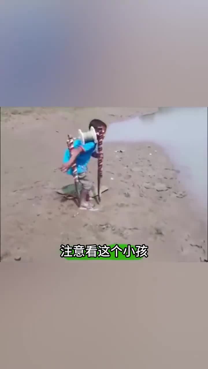 这个小孩有着惊人的天赋
