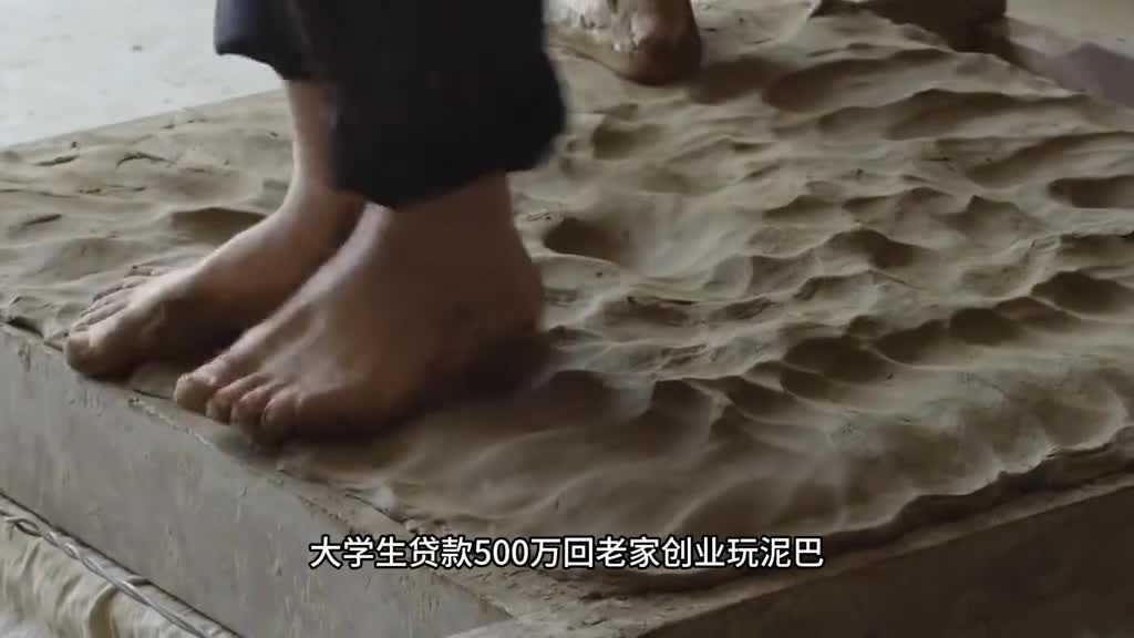 我找到了一款超好吃的黑金酥一口下去有三种口感简直不要太好吃了