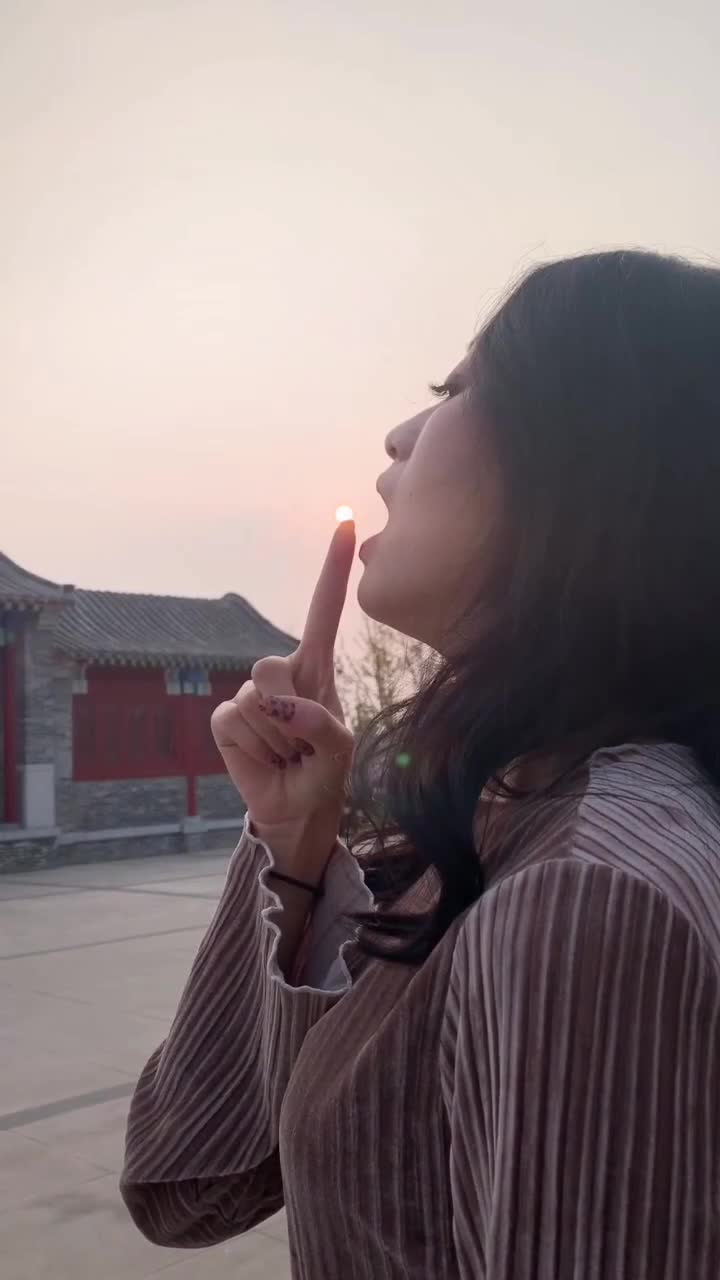 吃个太阳好累我这个下巴都快掉了抖音小助手