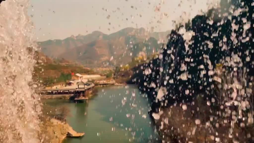 九天悬瀑齐鲁第一幽谷黄花溪这个美丽的名字或许就是源自傍晚时候黄灿灿的山色吧