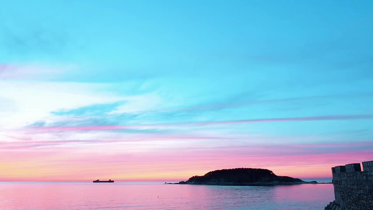 使劲嗅一嗅空气中好像已经有了春的气息2023年依旧要保持热爱奔赴山海山东的美景都为你准备好了快点艾特你的那个TA来山东旅游吧