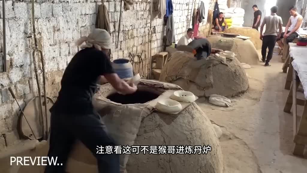 乌兹别克斯坦的特色面包制作过程厨师看了都怕