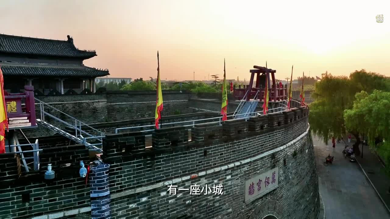 孔庙是这座城的灵魂市井烟火是这座城的松弛来曲阜让这片历史与现代交织的土地带你穿越时空连接过去和未来