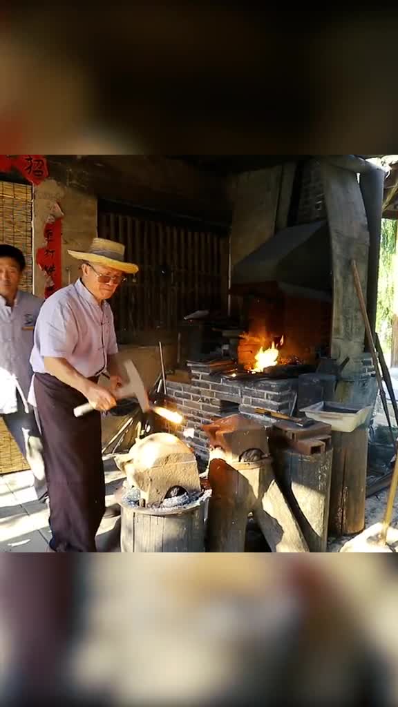 你们要的打铁声音来啦这节奏真的绝了为老师傅点赞