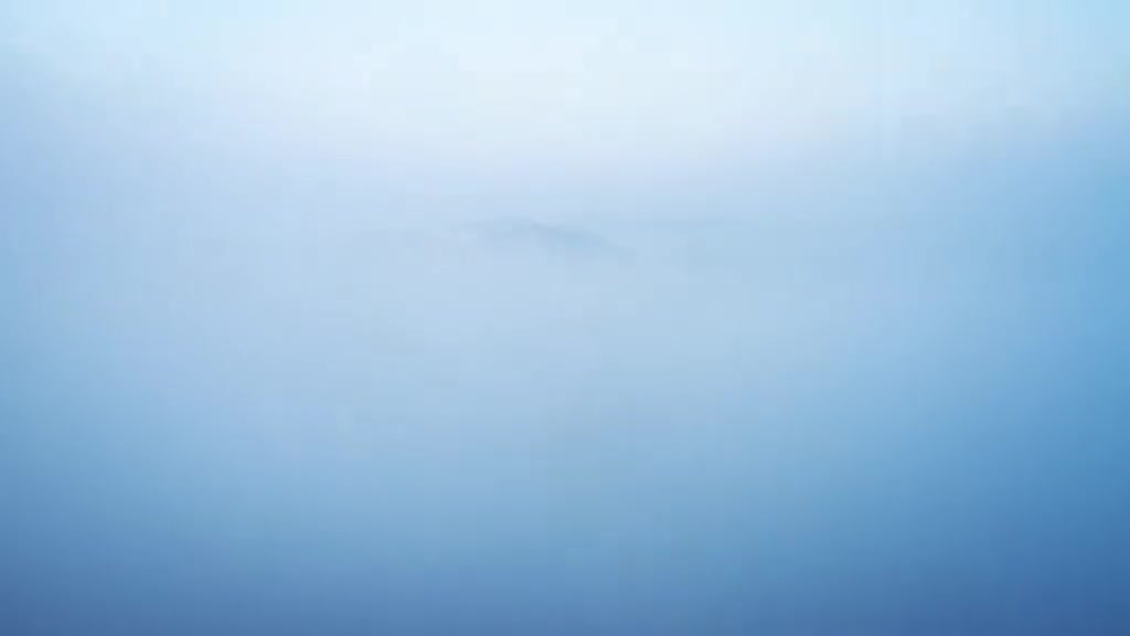 3月25日山东青岛夜幕降临青岛浮山湾AR灯光秀震撼上演奇趣梦幻的色彩点亮城市夜空腾空而起的焰火绚烂无比让人们充分领略到青岛这座城市的魅力相约时尚青岛共享好客山东视频来源闪电新闻