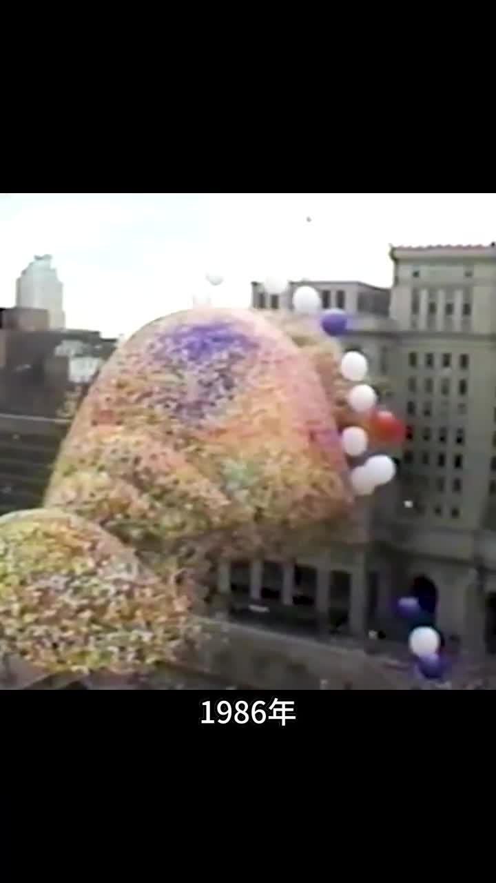 克利夫兰广场上空漂浮了150万只气球事件