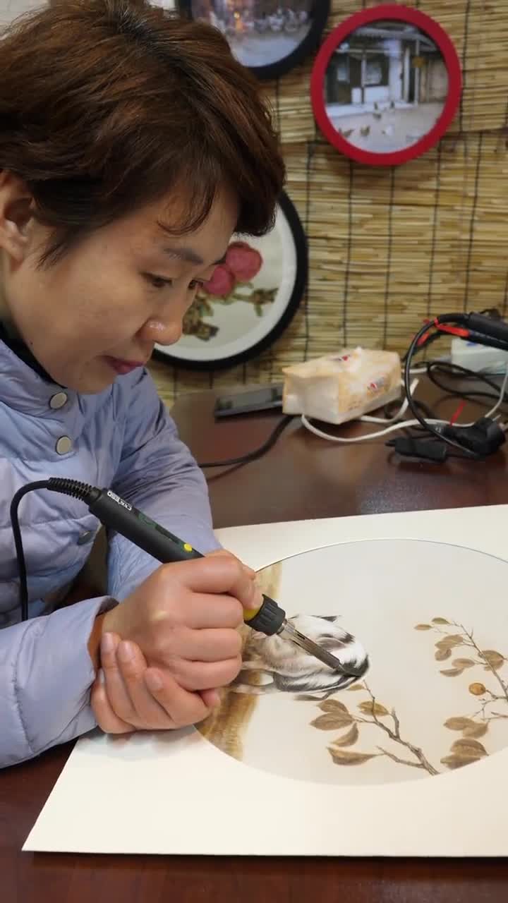 中国传统技艺烙画又称烫画今日终于见到果然名不虚传