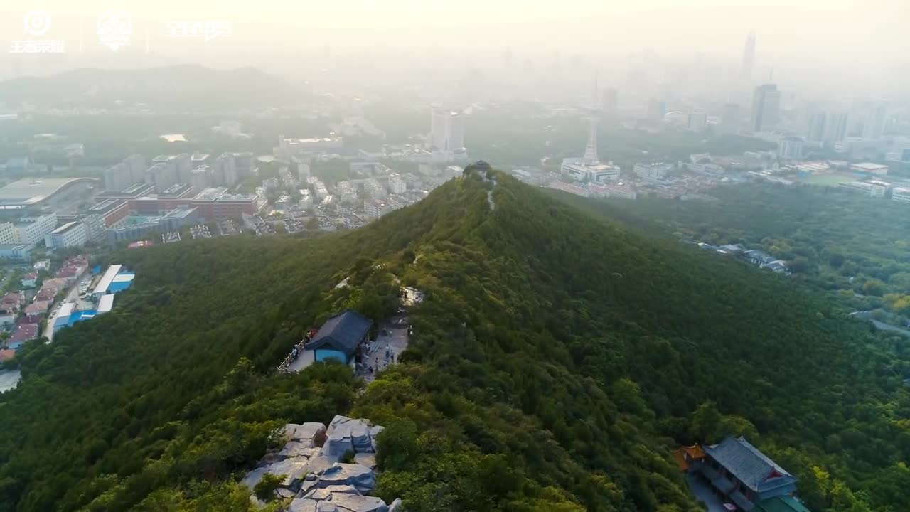 2024大学生读城计划济南如此多乐第十届王者荣耀高校联赛总决赛在山东济南齐鲁工业大学开赛让我们一起来看看你眼中的电竞从热爱出发看高校学子们如何定义电竞来齐鲁工业大学我们一起