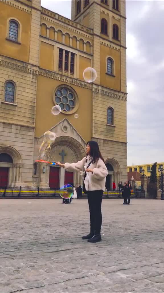 为什么越来越没年味了呢有人说不是这年没年味儿了而是以前快乐的那些人现在都长大了