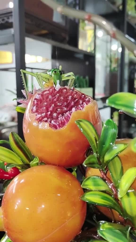 千年凝千色琉璃漾水波来淄博了吧吃烧烤了吗吃完烧烤记得逛一下淄博的琉璃市场把栩栩如生的淄博琉璃带回家